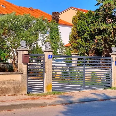 Apartment Cabezas *